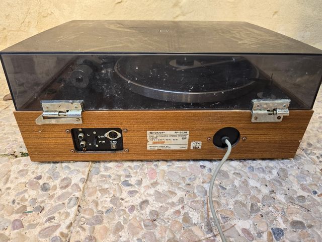 Tocadiscos marca Sharp