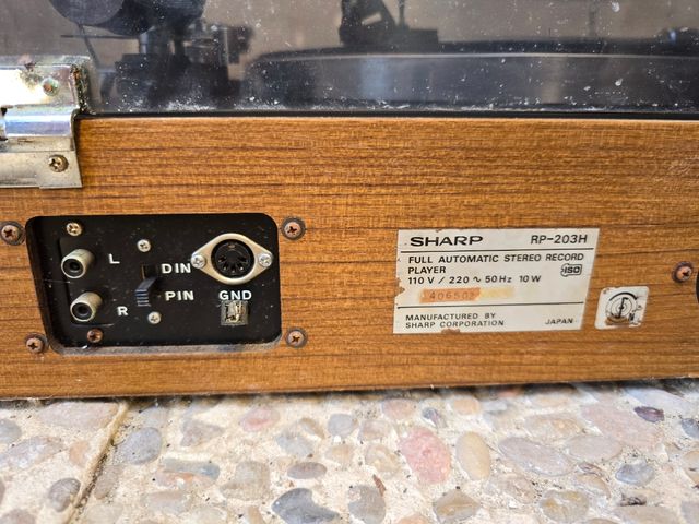 Tocadiscos marca Sharp