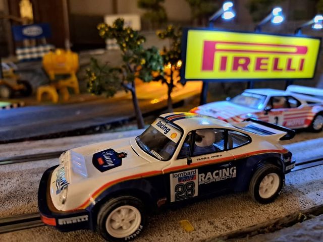 Scalextric Porsche Carrera RS
