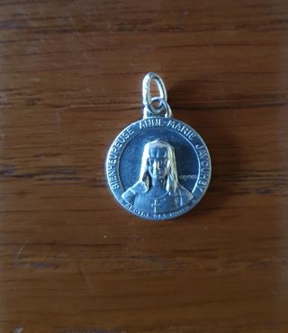 Medalla antigua Ana M Javouhey