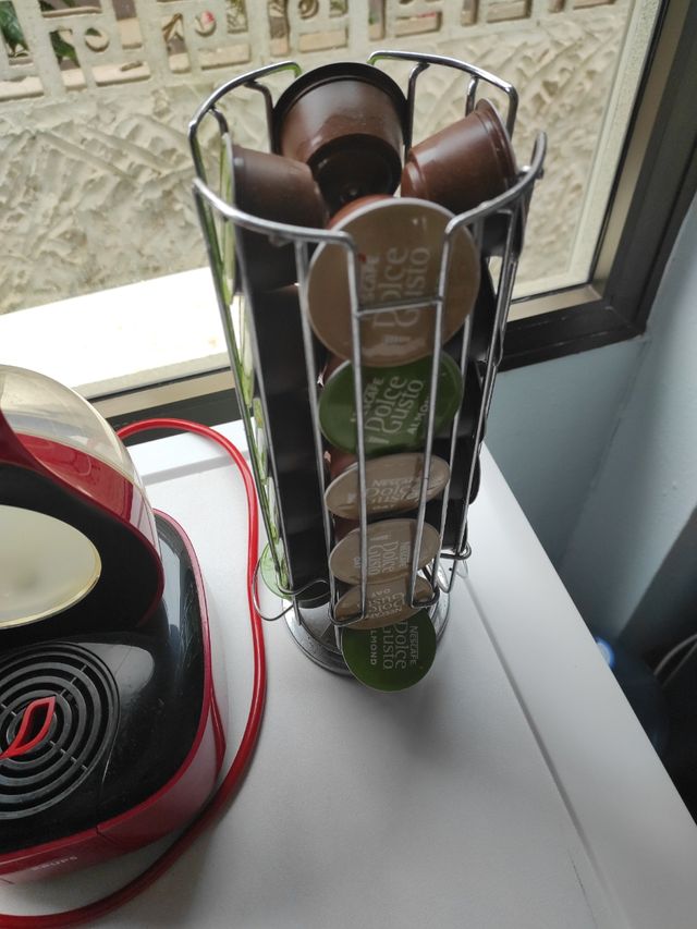 OPORTUNIDAD en descripción - Cafetera DOLCE GUSTO