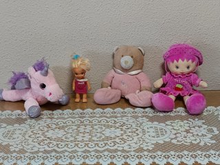 Muñecos y peluches
