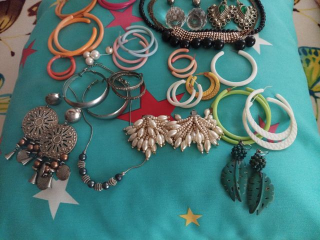 Surtido de bisutería variada. Varios.