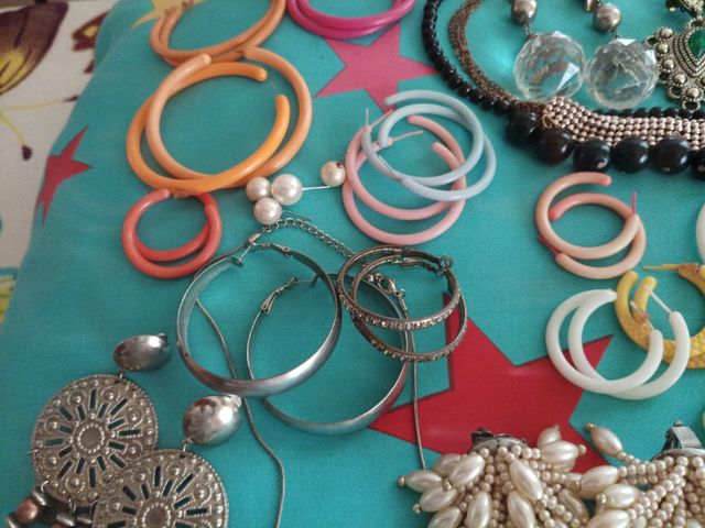 Surtido de bisutería variada. Varios.