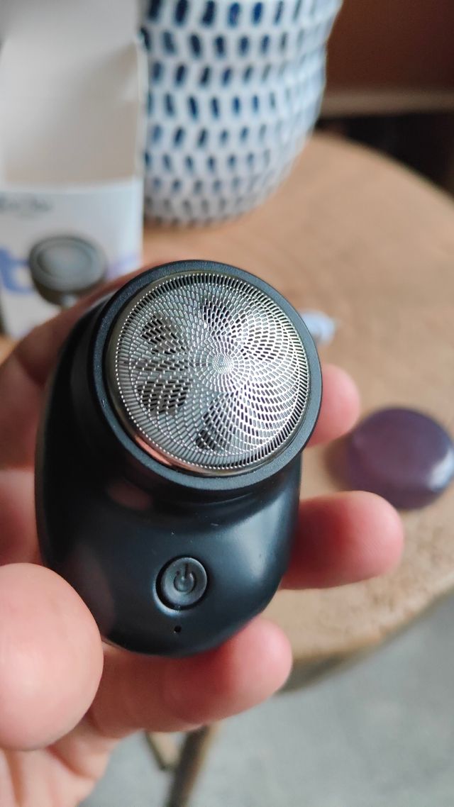 MINI AFEITADORA BELLO CORPORAL