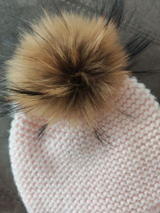 Gorro niña con pompón pelo