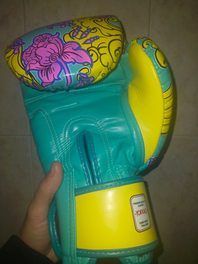 Guantes nuevos YOKKAO 14 OZ