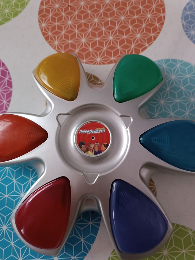 Juego pulsa primero electronico