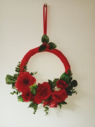 Ghirlanda floreale rotonda colore Rosso