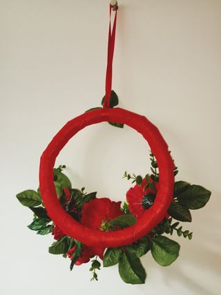 Ghirlanda floreale rotonda colore Rosso