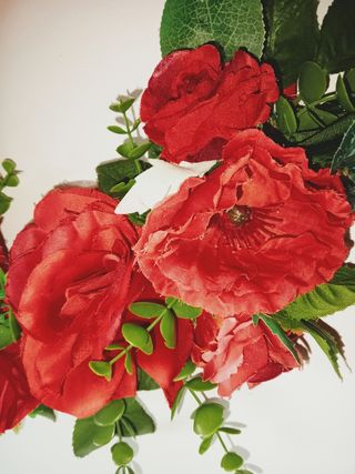 Ghirlanda floreale rotonda colore Rosso