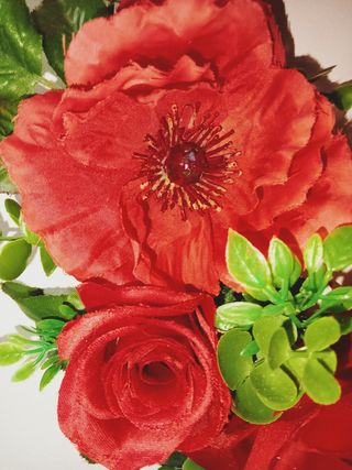 Ghirlanda floreale rotonda colore Rosso