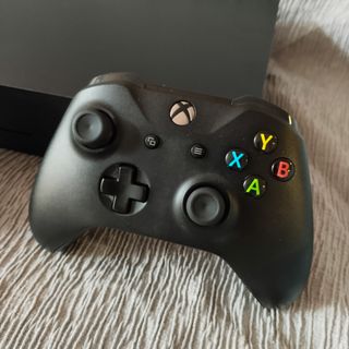 Xbox One X 1 Tb con 2 mandos IMPECABLE
