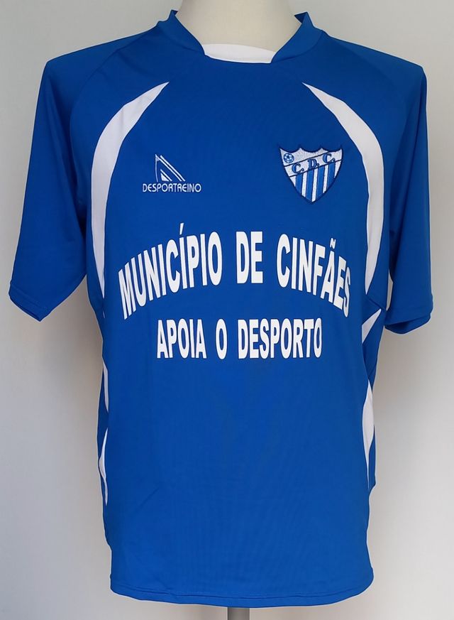 Camisola de jogo do C.D. Cinfães