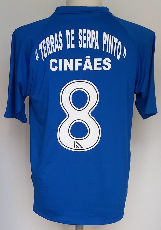 Camisola de jogo do C.D. Cinfães
