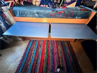 Letto matrimoniale estraibile con armadi e tavoli allungabili