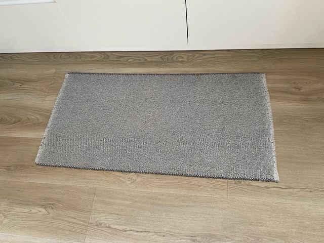 Alfombra en color gris