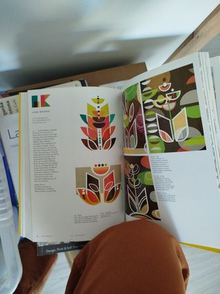 Libro sobre diseño textil en inglés