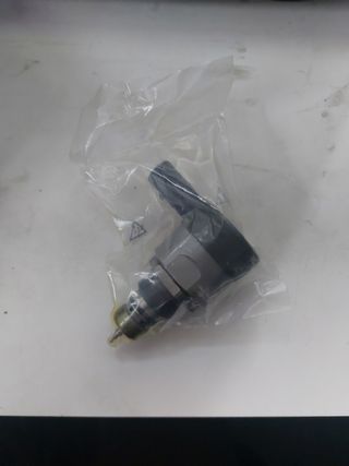 Regulador presión de combustible BMW 13538574800