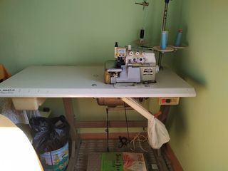 Maquina de coser overlock