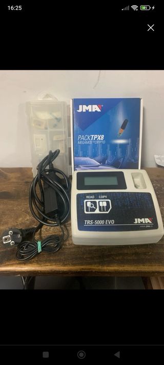 Clonadora de llaves JMA 5000 EVO