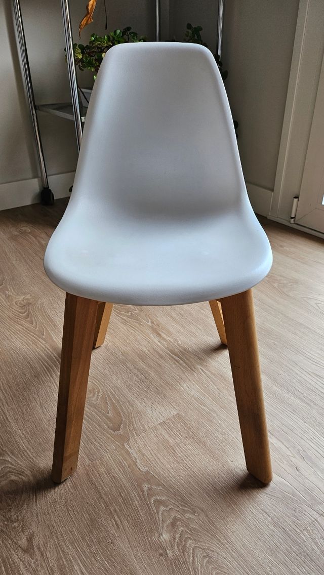 Silla infantil blanca