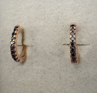 Pendientes de oro rosa 18 kt con diamantes negros