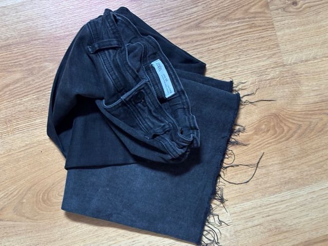 Pantalon vaquero negro campana