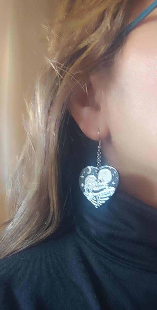 PENDIENTES CALAVERA DE RESINA