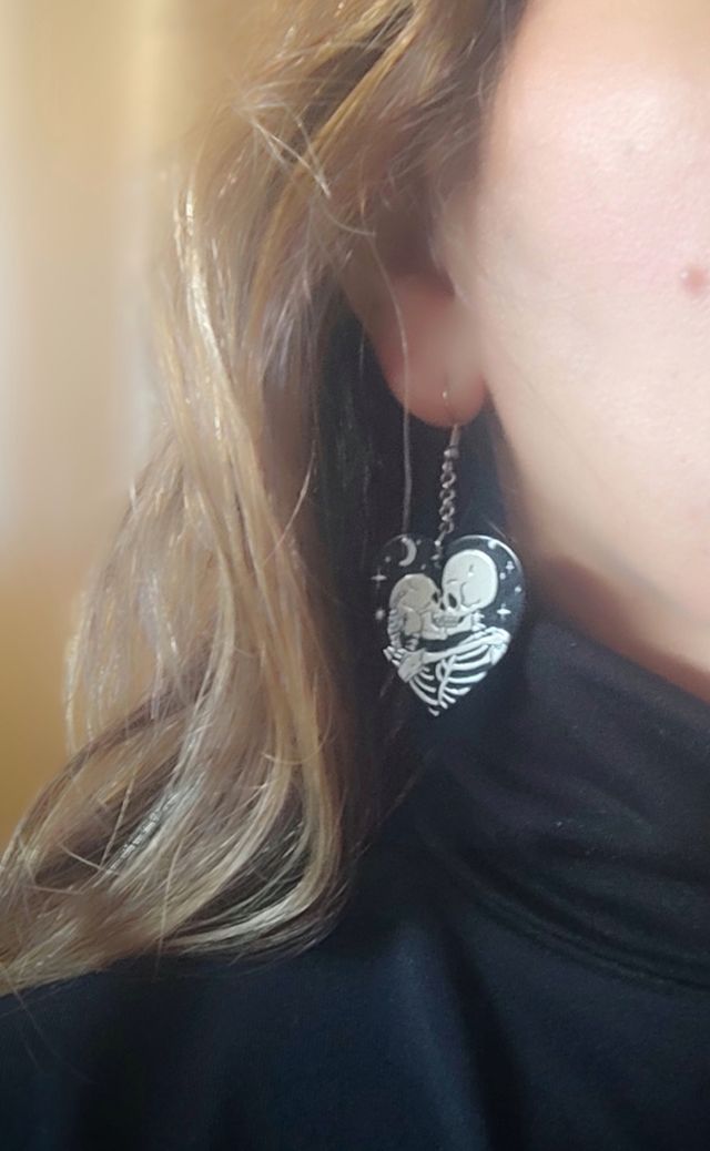 PENDIENTES CALAVERA DE RESINA