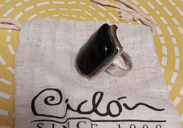 Anillo de la marca Ciclón