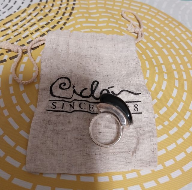 Anillo de la marca Ciclón