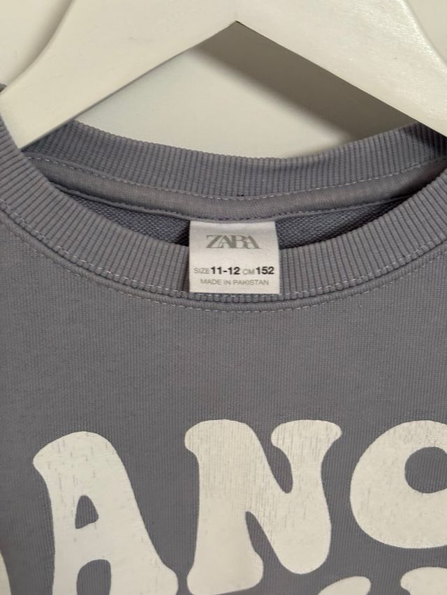 Sudadera gris azulada