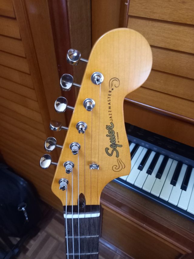 Guitarra Jazzmaster Squier Classic Vibe.