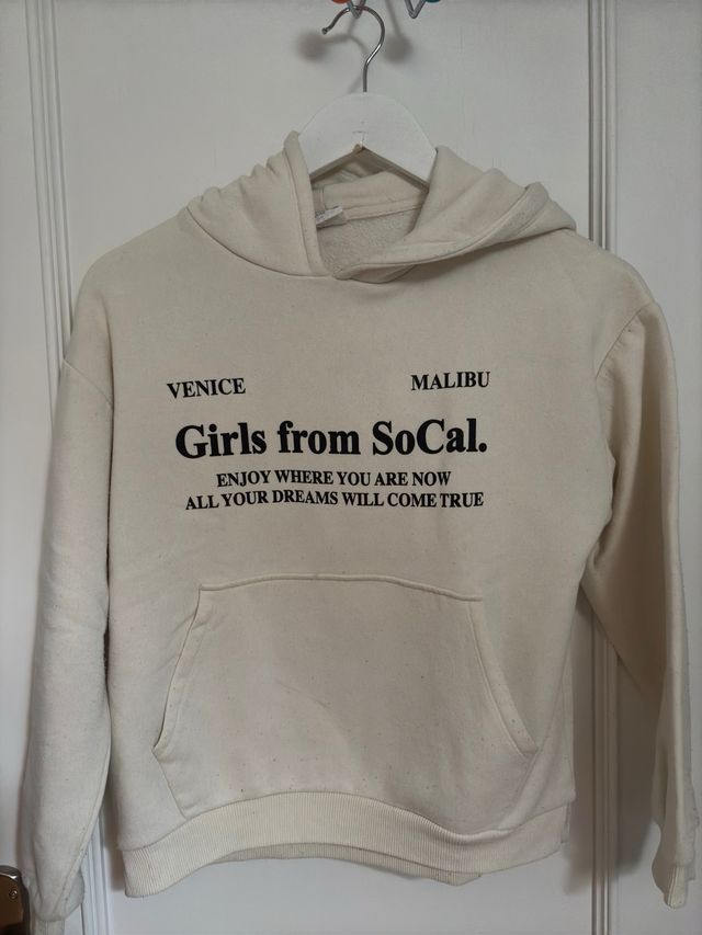 Sudadera beige con capucha