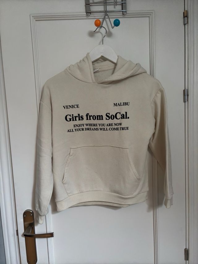 Sudadera beige con capucha