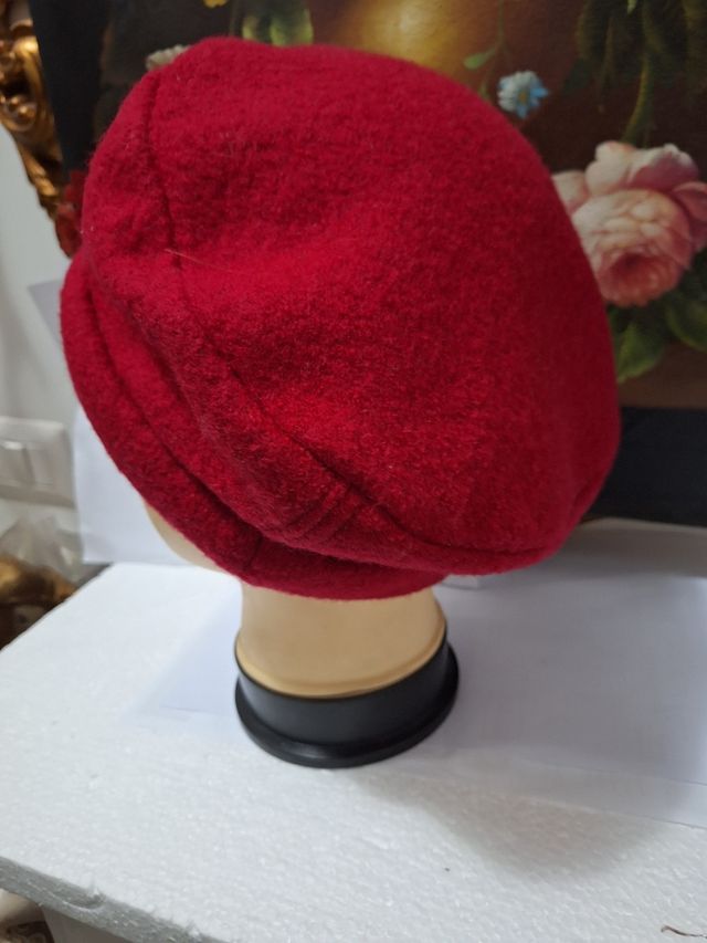 Cappello rosso ,lana cotta
