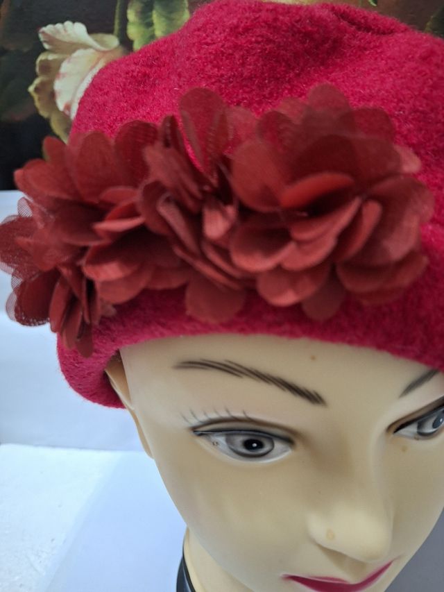 Cappello rosso ,lana cotta