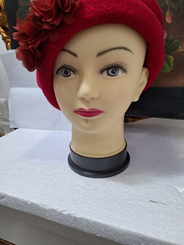 Cappello rosso ,lana cotta