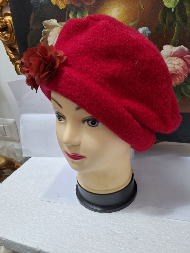 Cappello rosso ,lana cotta