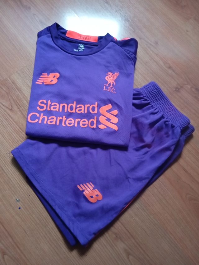 Equipación Liverpool talla 14
