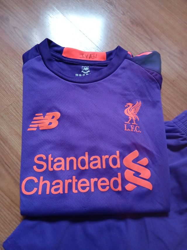 Equipación Liverpool talla 14