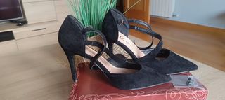 Zapato negro ante