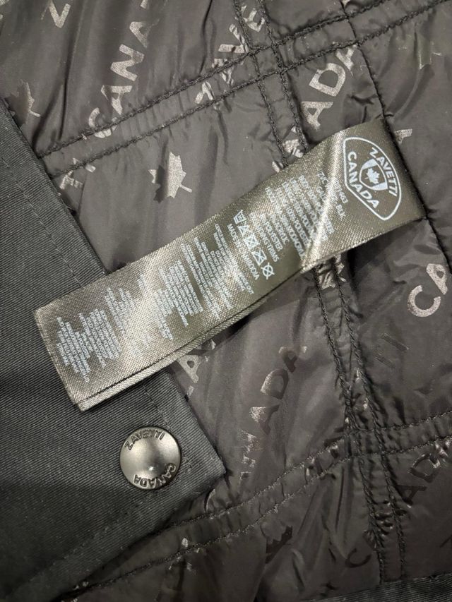 Chaqueta zavetti negra con gorro