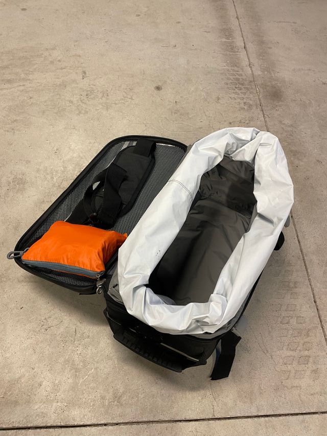 BOLSA CARGO 20L. EXPANDIBLE + PLACA SOPORTE