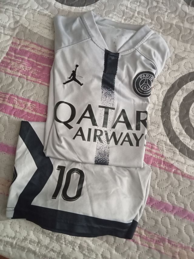 Equipación  Paris Saint Germán talla 14