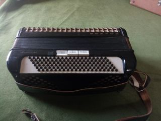 Acordeón Hohner Atlantic III P