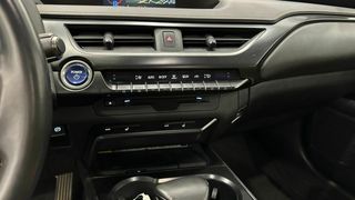 Lexus UX   2.0 250h Executive Navigation 