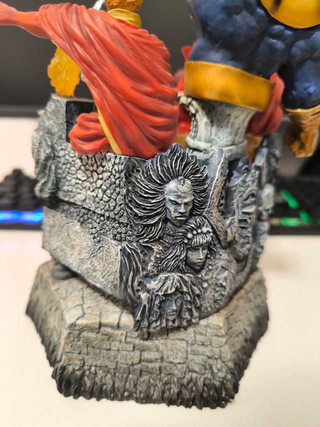 DIORAMA MARVEL GUANTELETE INFINITO