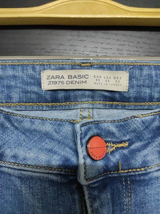 Pantalón vaquero de mujer de Zara